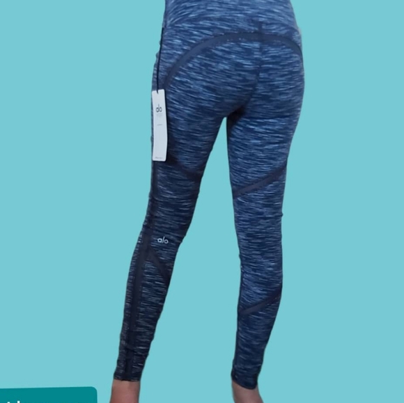 ALO Yoga CONTINUITY LEGGING Rich NAVY Space DYE. - Picture 9 of 16